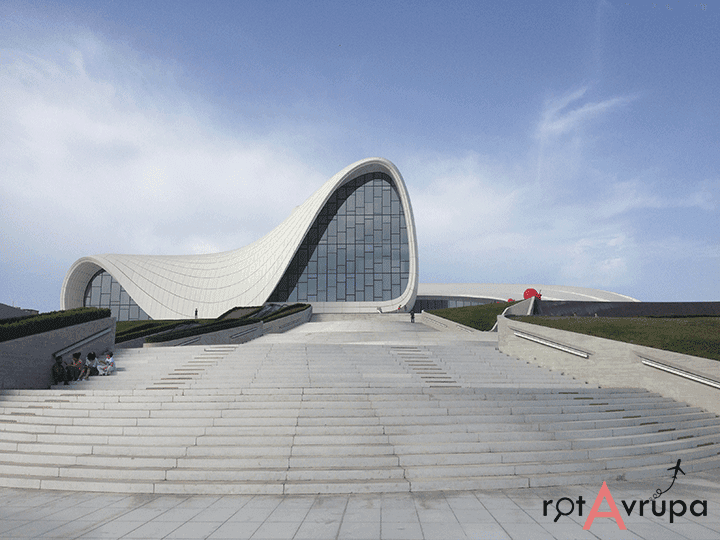 Bakü'ye Ucuz Uçak Bileti, Gidiş-Dönüş 55 Euro!